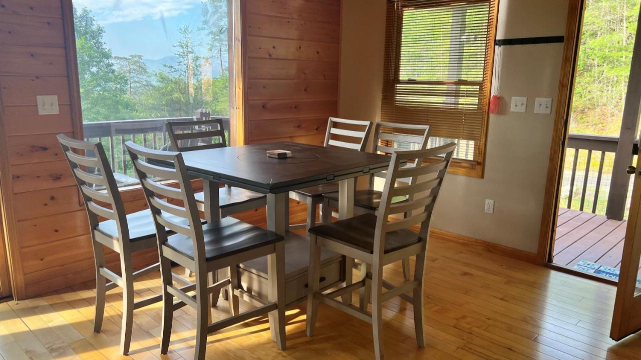 Mistletoe Cabin- Private Cabin W Views, Hottub, Pet Friendly Murphy Εξωτερικό φωτογραφία